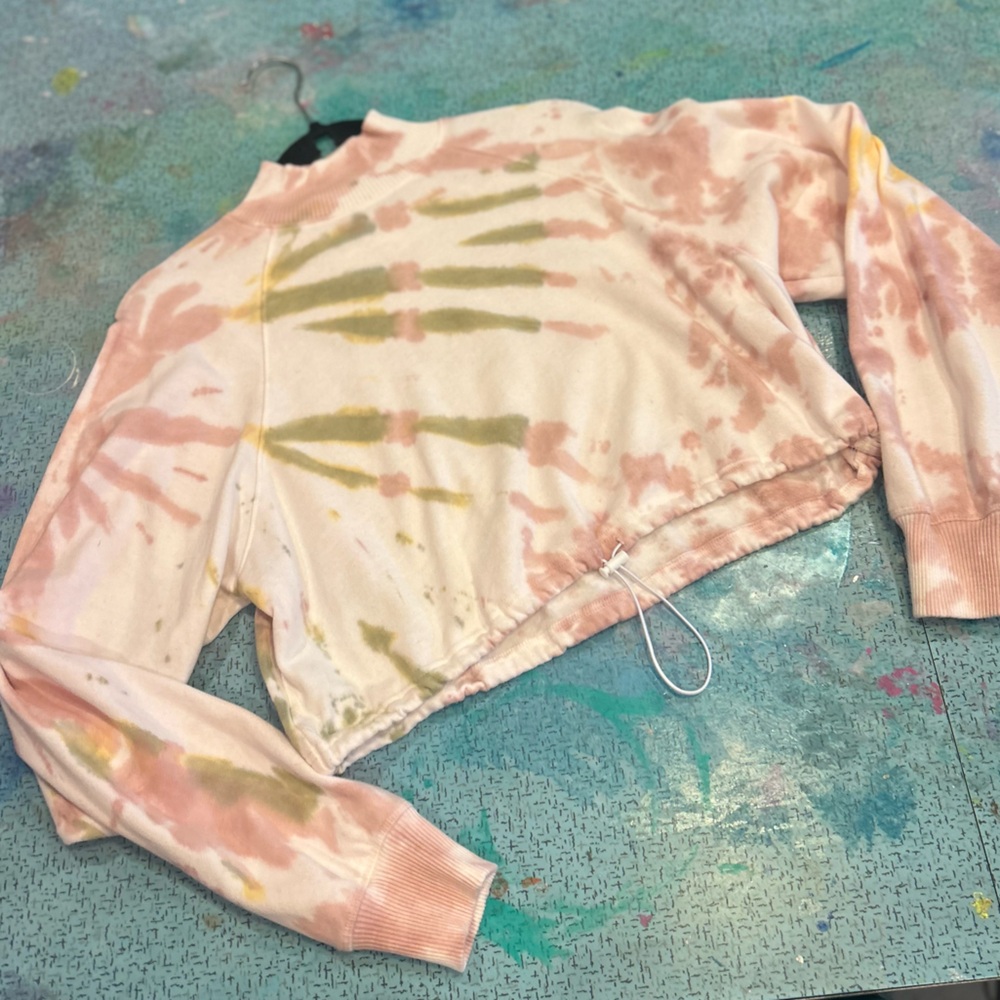 Cropped Tie Dyed Sweatshirt